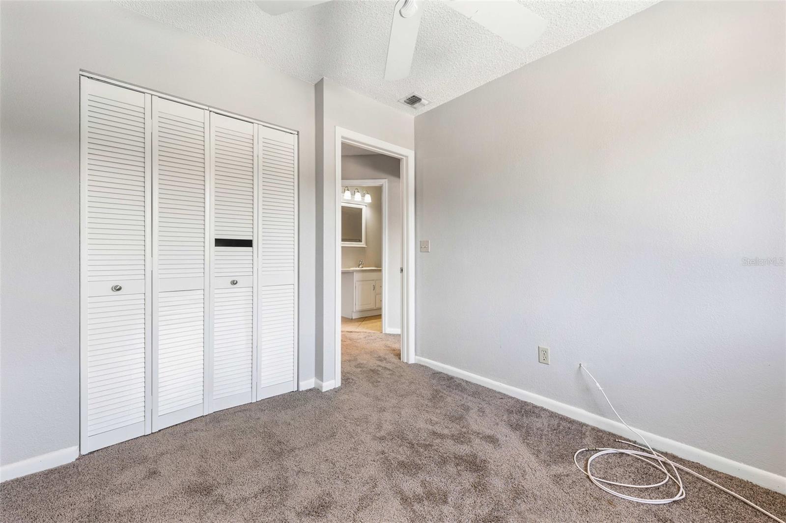 HUNTINGTON ON THE GREEN - Residential