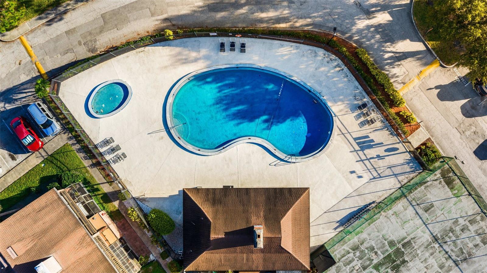 HUNTINGTON ON THE GREEN - Residential