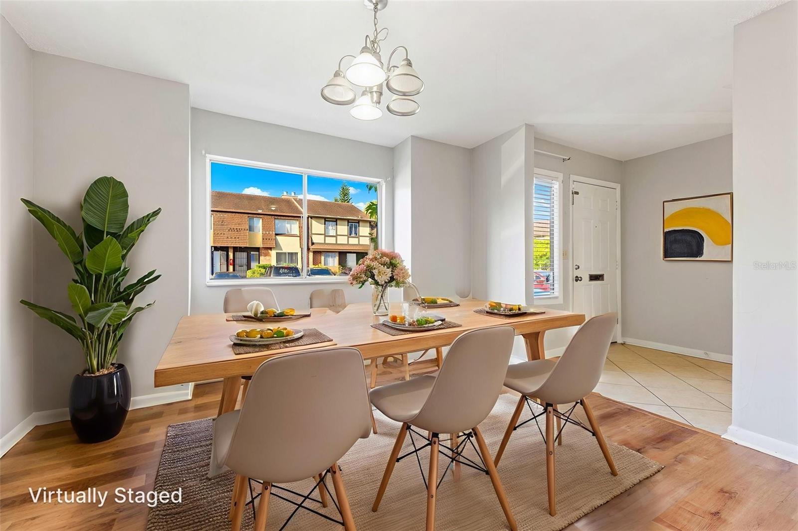 HUNTINGTON ON THE GREEN - Residential