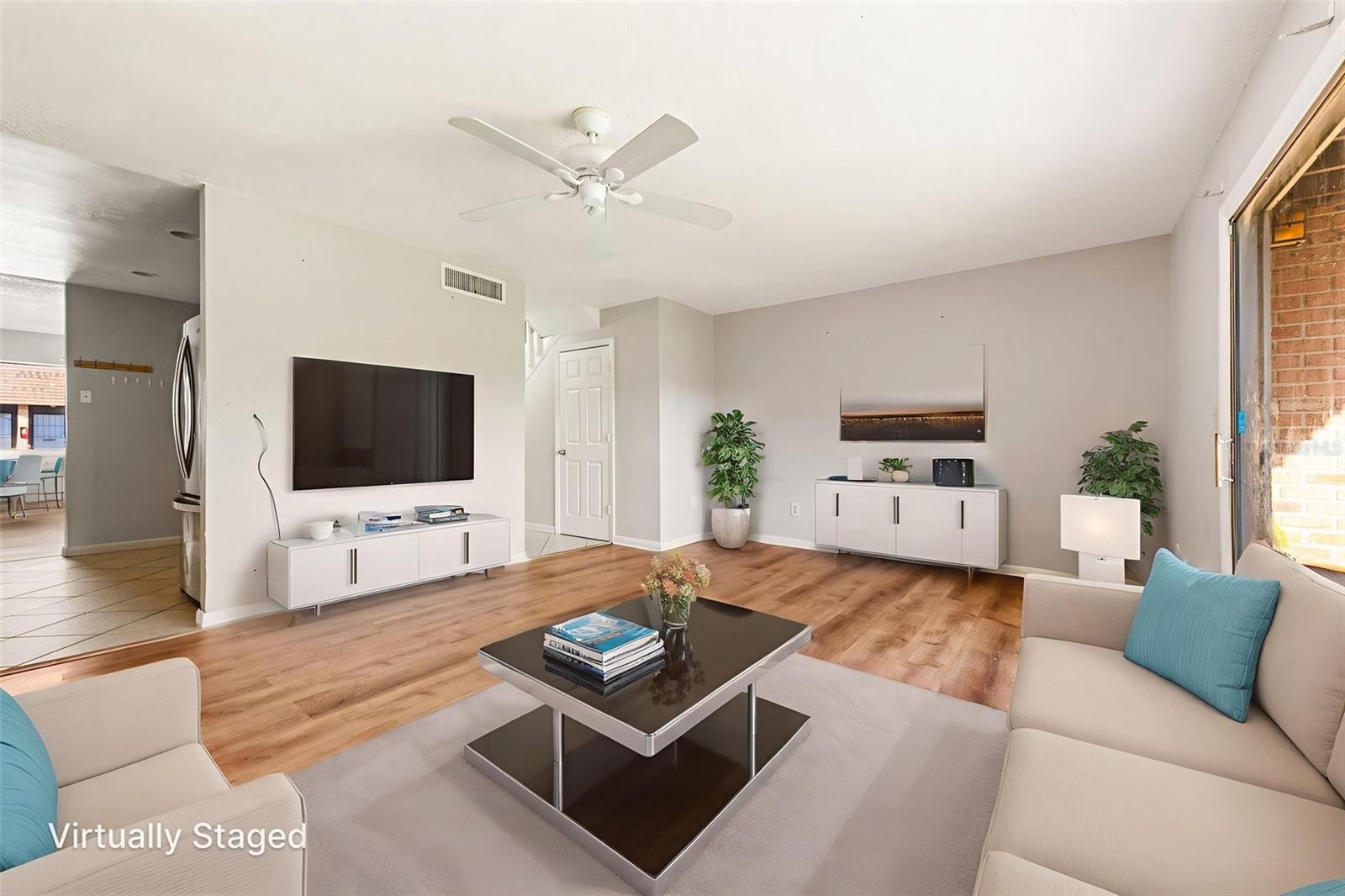 HUNTINGTON ON THE GREEN - Residential