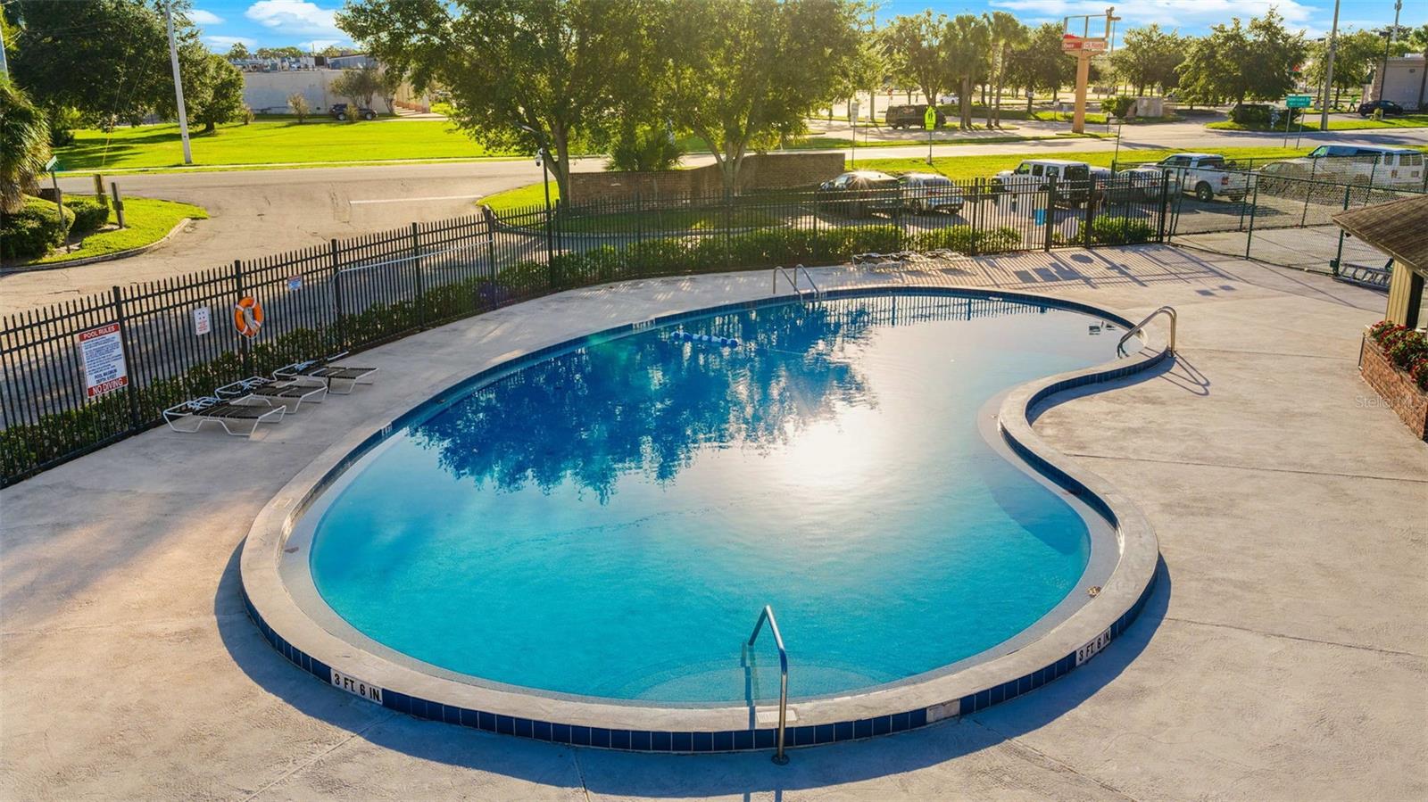 HUNTINGTON ON THE GREEN - Residential