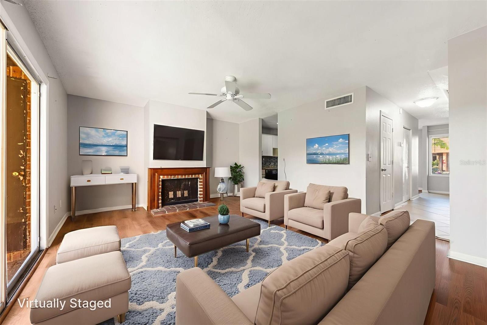 HUNTINGTON ON THE GREEN - Residential