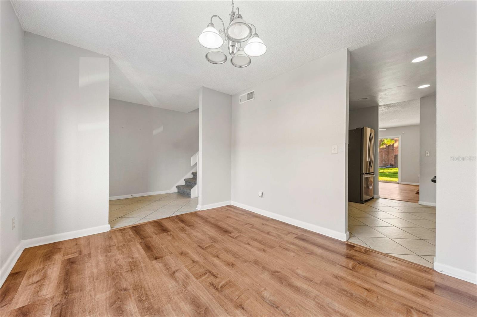 HUNTINGTON ON THE GREEN - Residential