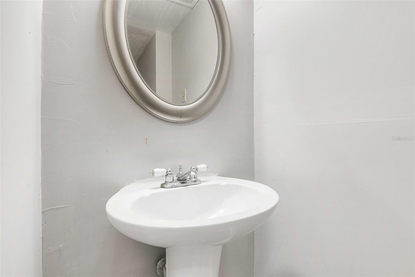 HUNTINGTON ON THE GREEN - Residential