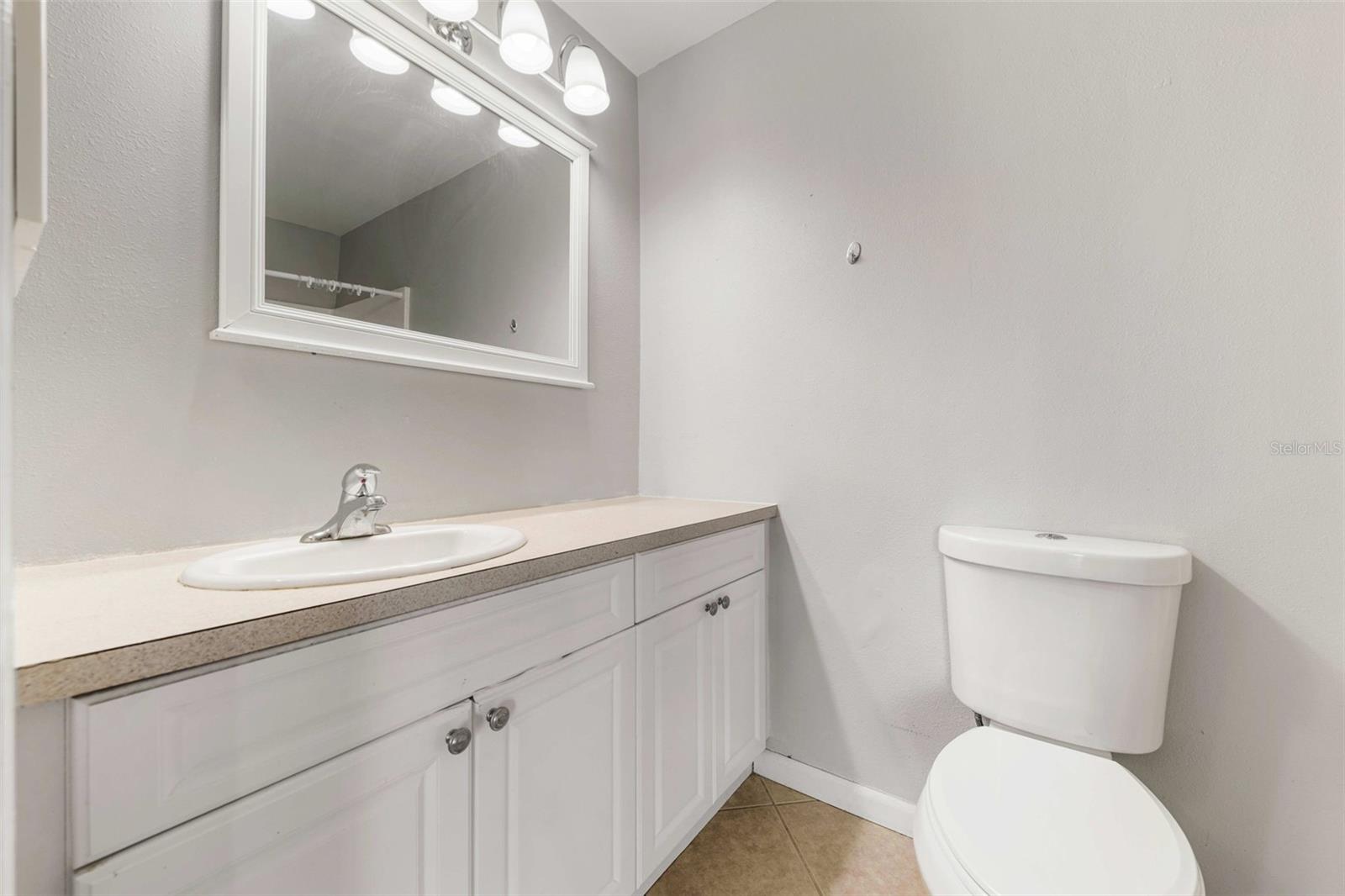 HUNTINGTON ON THE GREEN - Residential