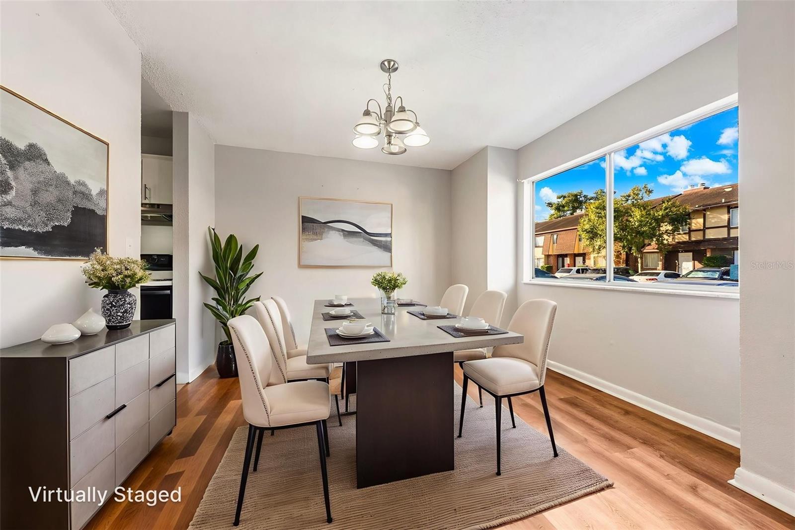 HUNTINGTON ON THE GREEN - Residential