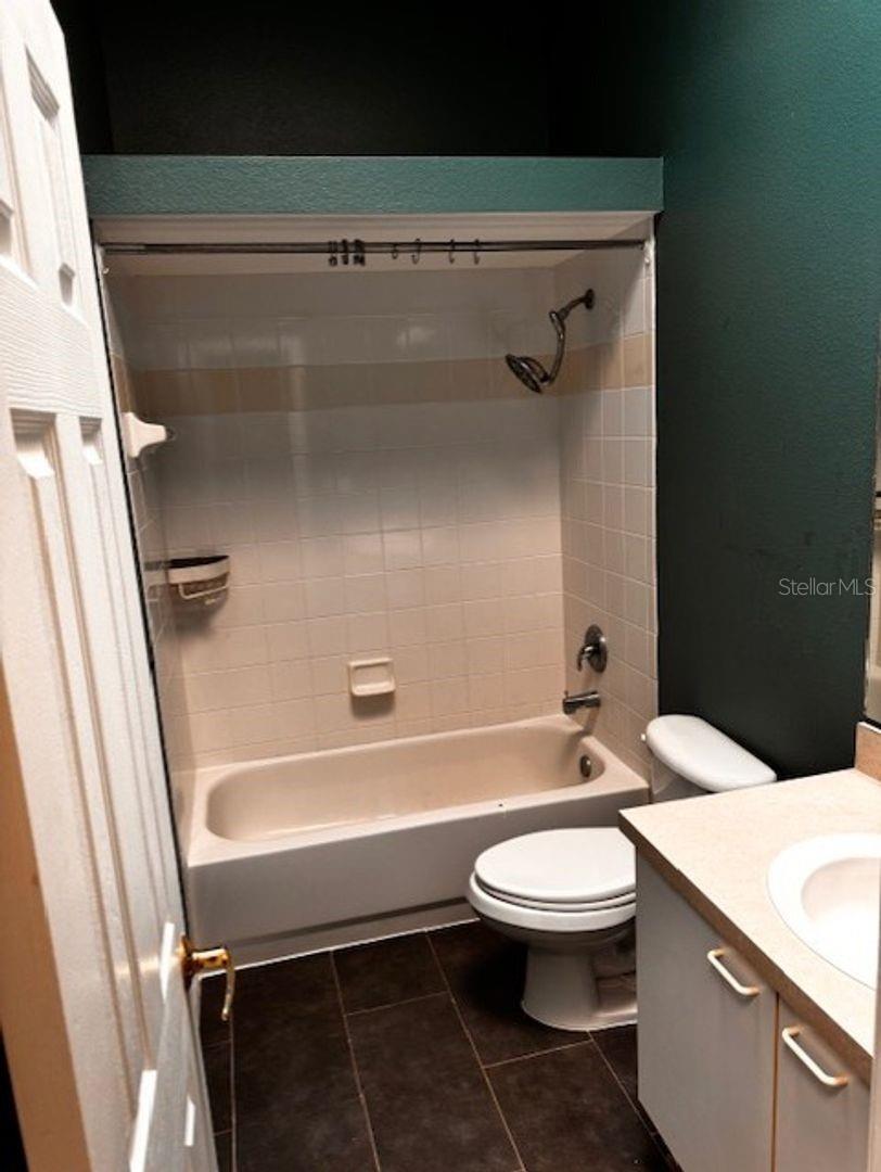 GOLFSIDE ESTATES - Residential Lease