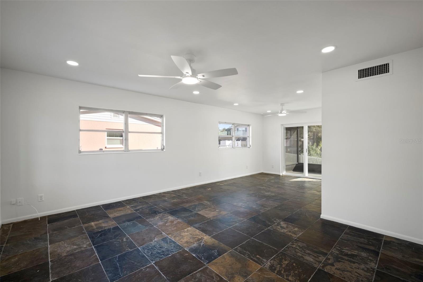 WINSTON PARK - Residential