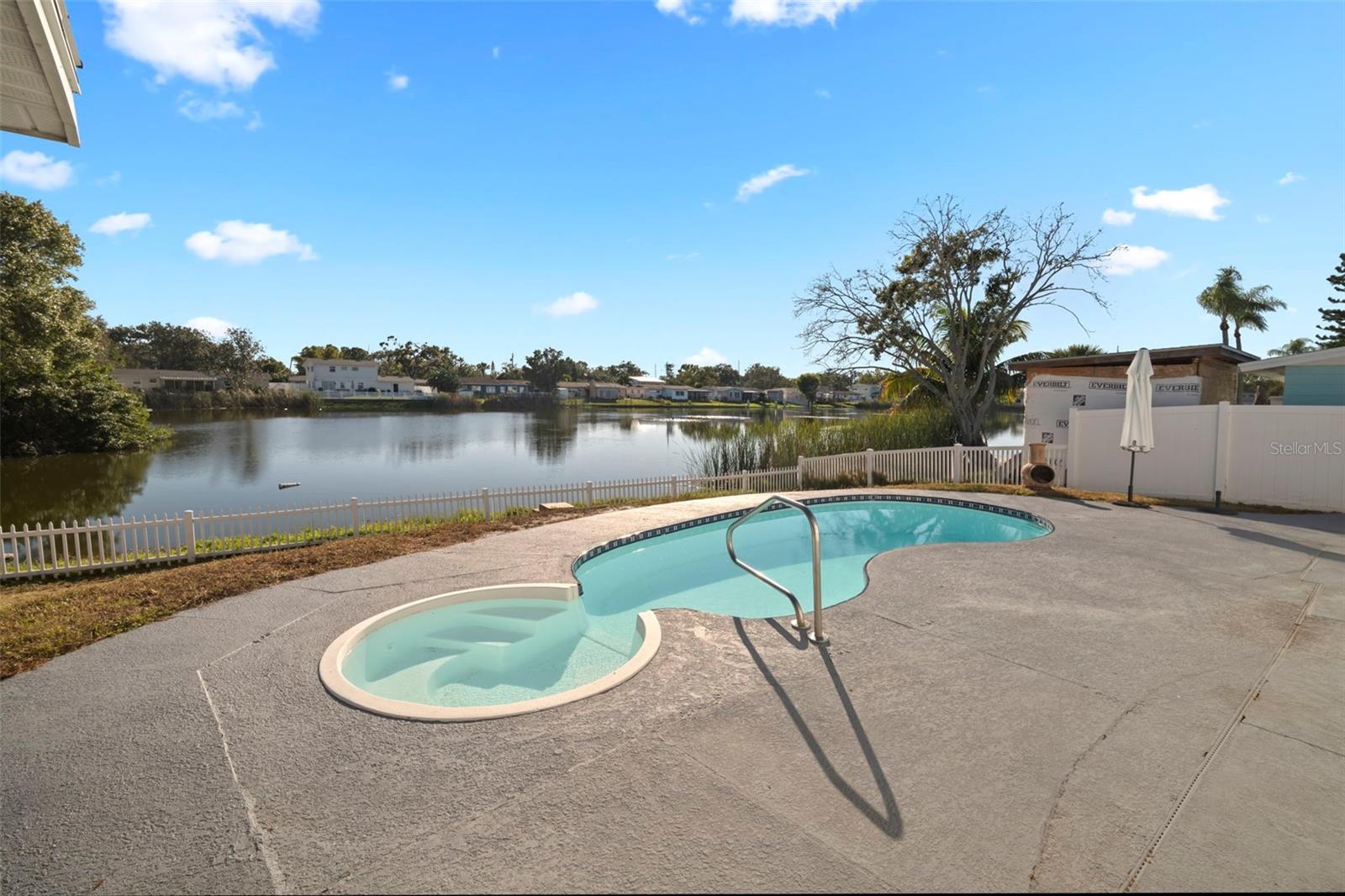 WINSTON PARK - Residential