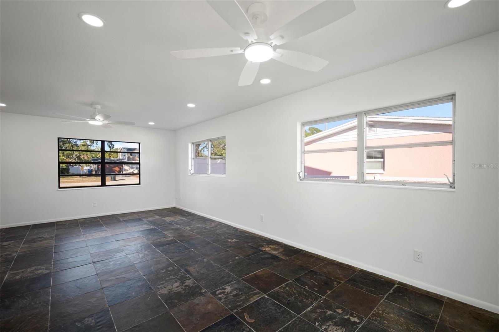 WINSTON PARK - Residential