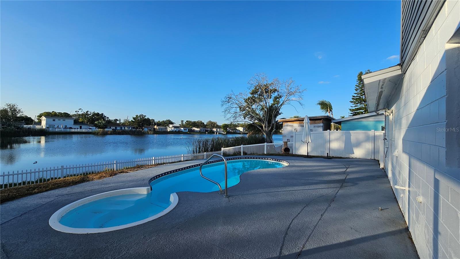 WINSTON PARK - Residential