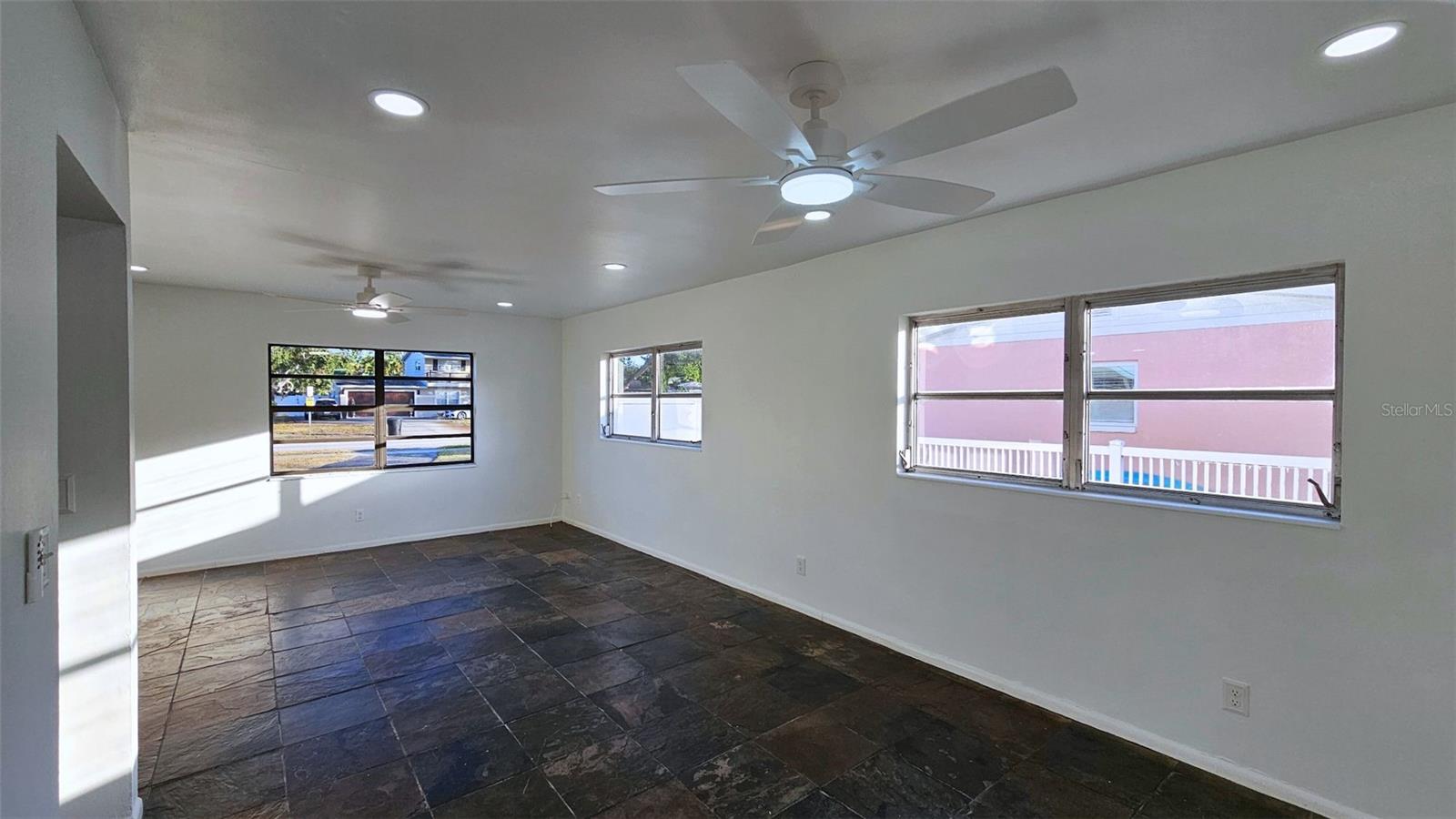 WINSTON PARK - Residential