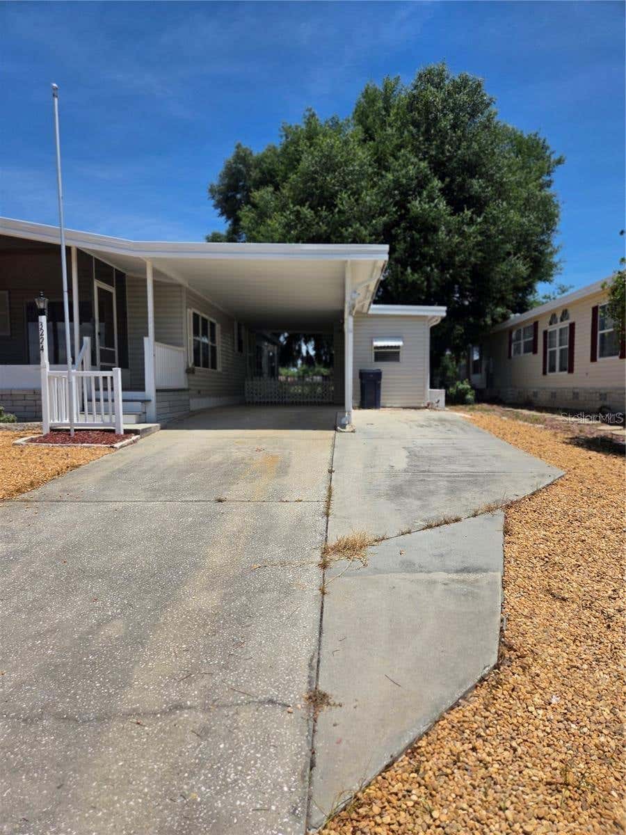 Photo of 3224 Manatee Road, Tavares, FL 32778 (MLS # G5115239)