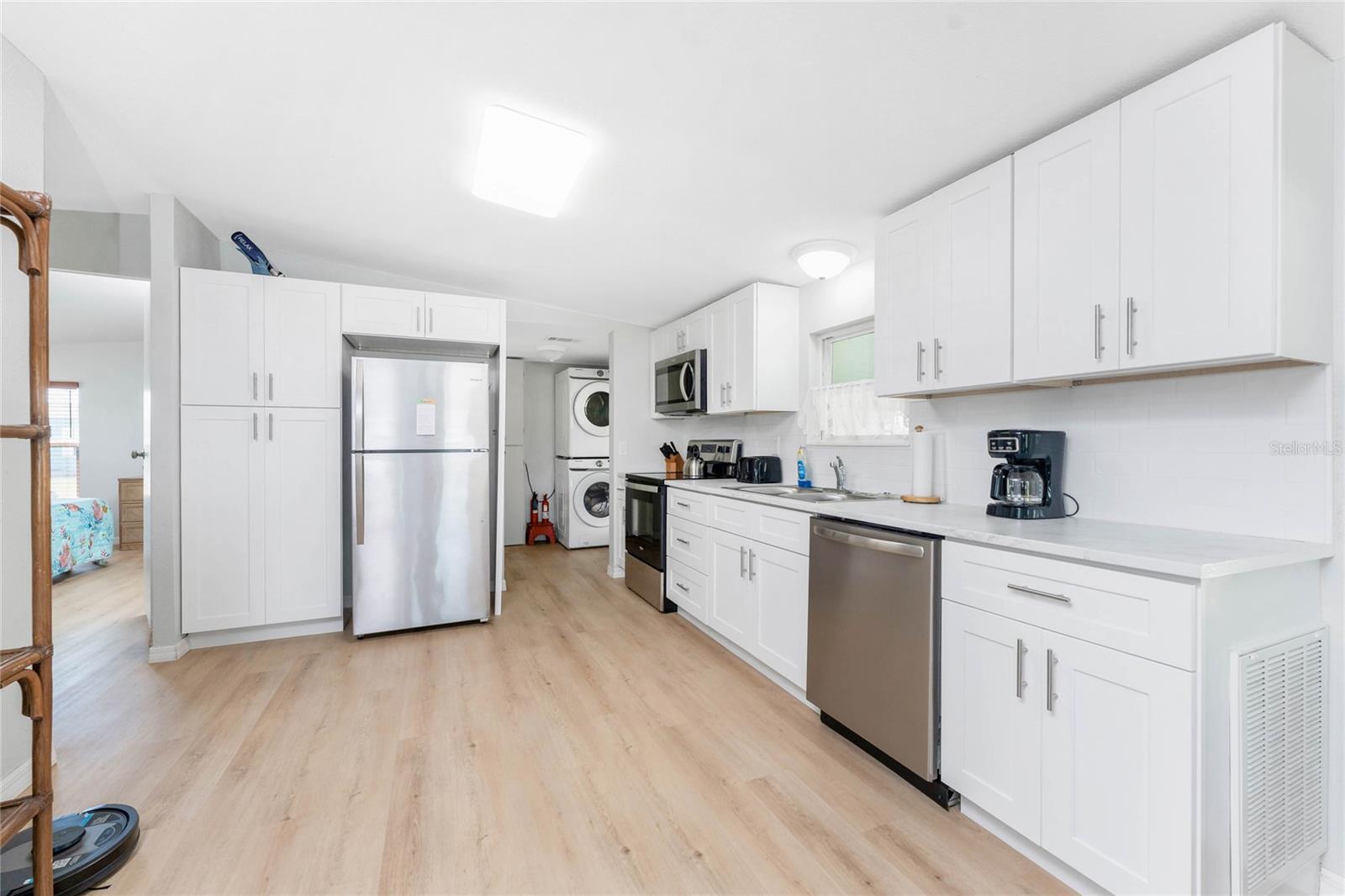 LEMON BAY ISLES PH 02 - Residential