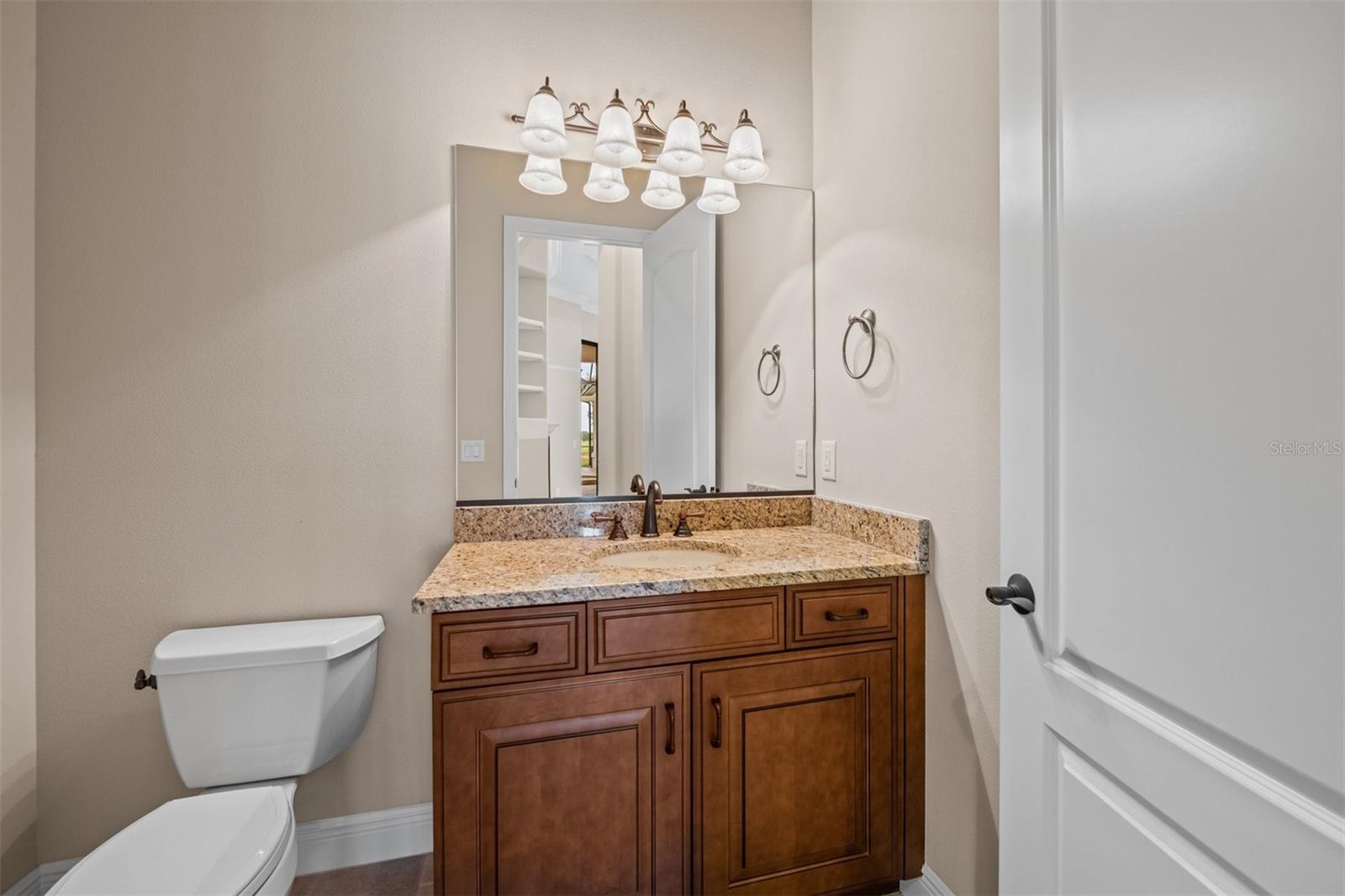 FOUNDERS CLUB - Residential