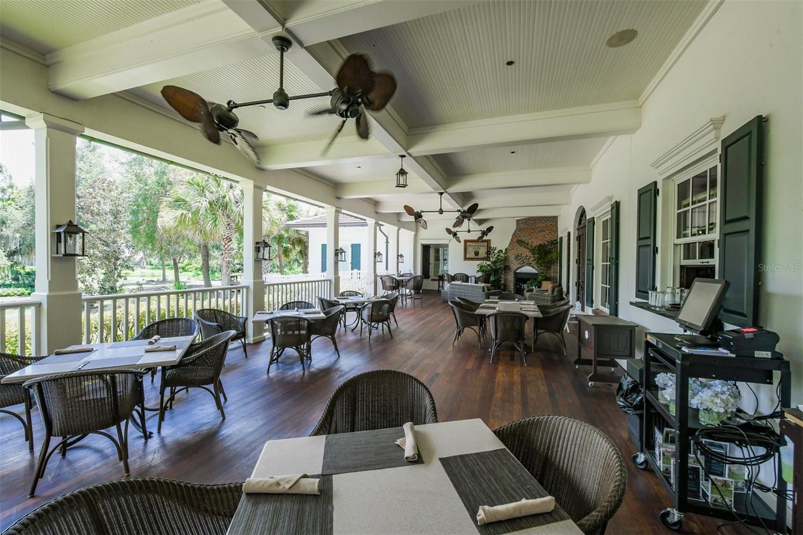 FOUNDERS CLUB - Residential