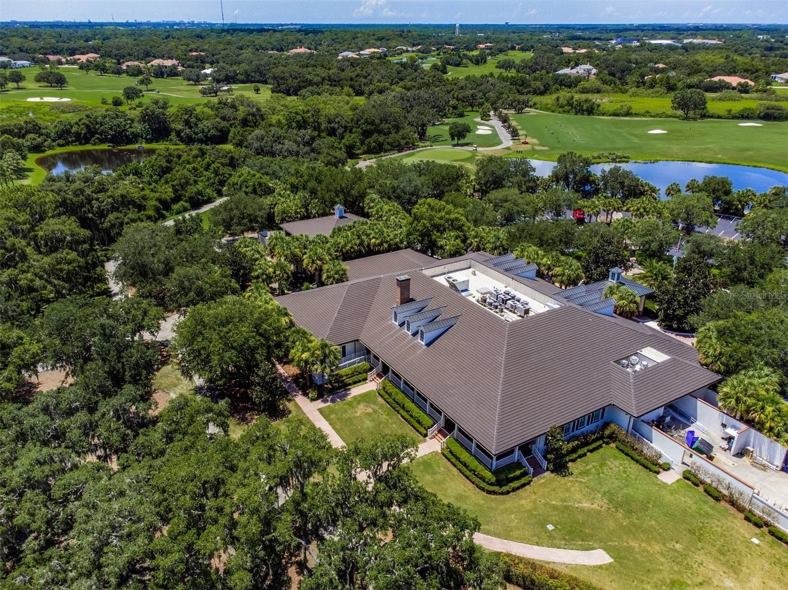 FOUNDERS CLUB - Residential