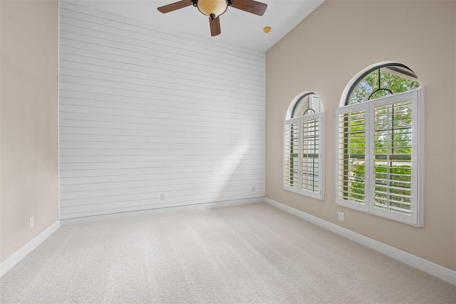 FOUNDERS CLUB - Residential