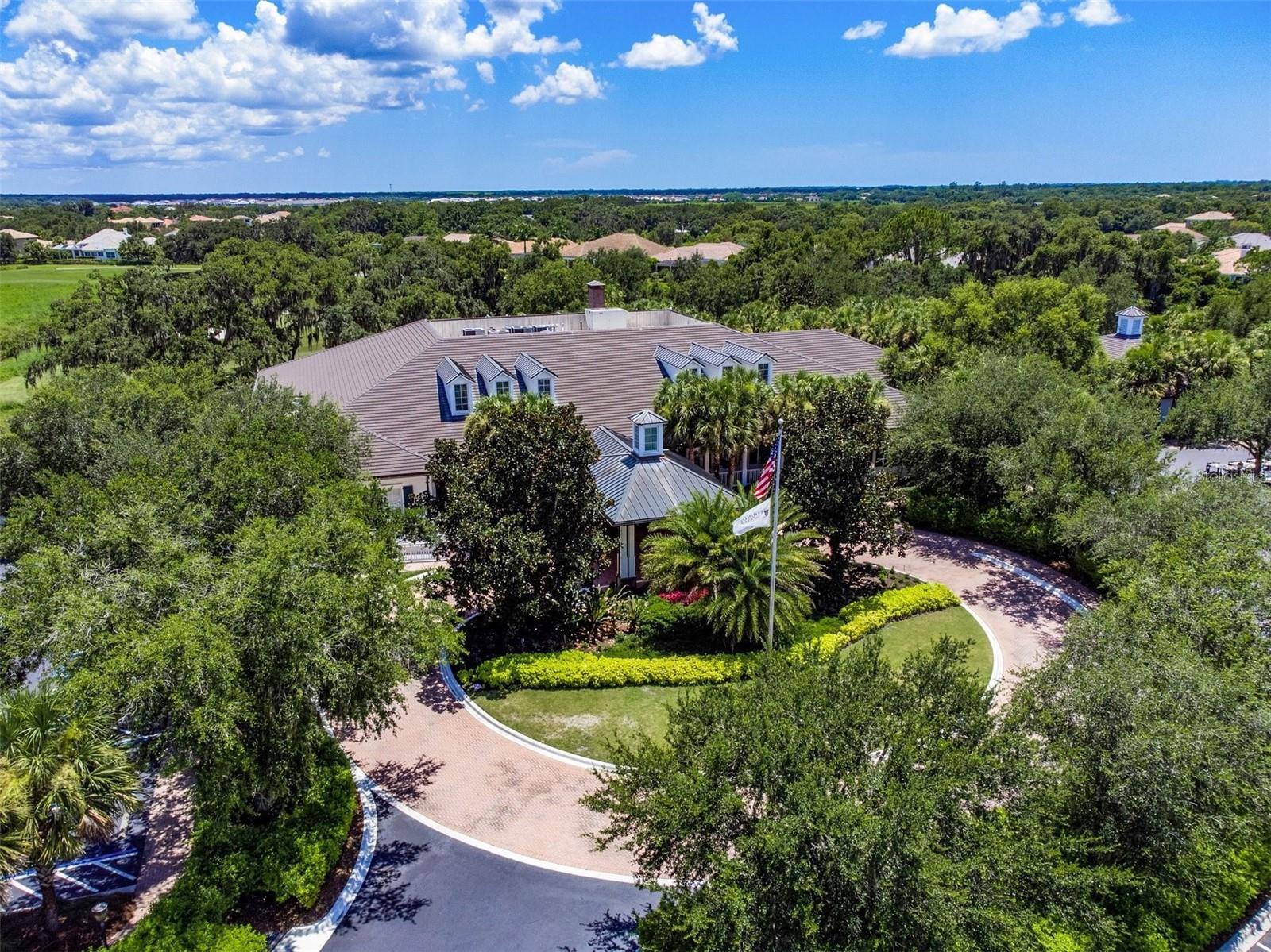 FOUNDERS CLUB - Residential