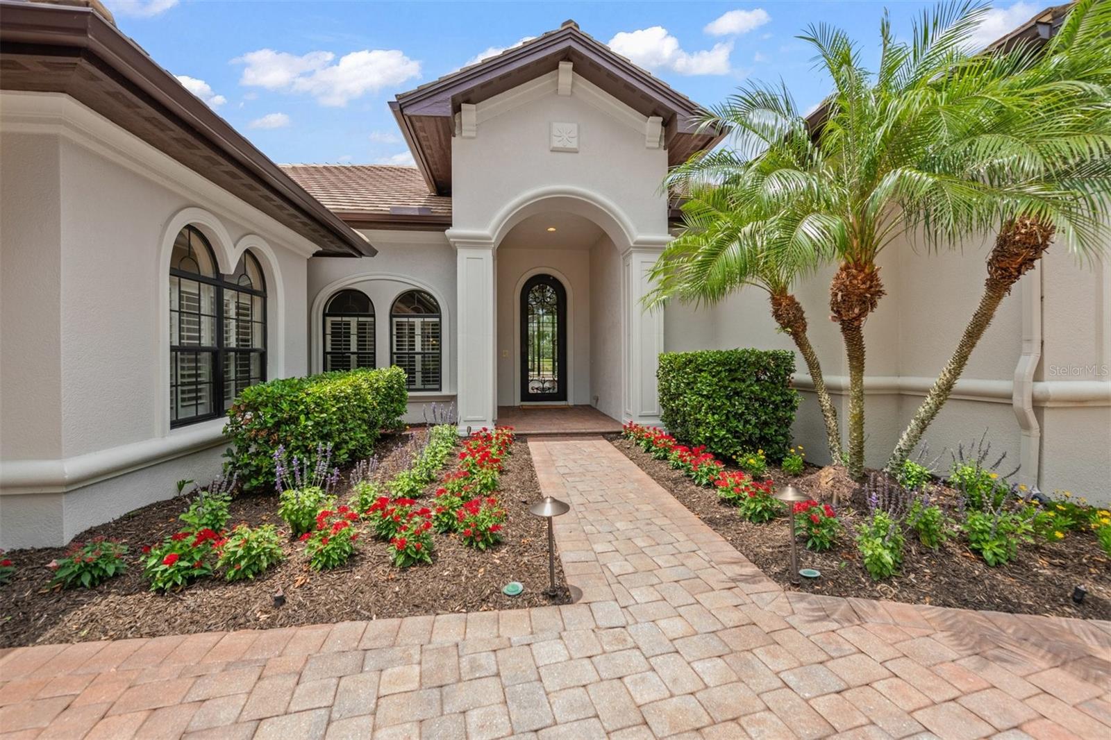 FOUNDERS CLUB - Residential