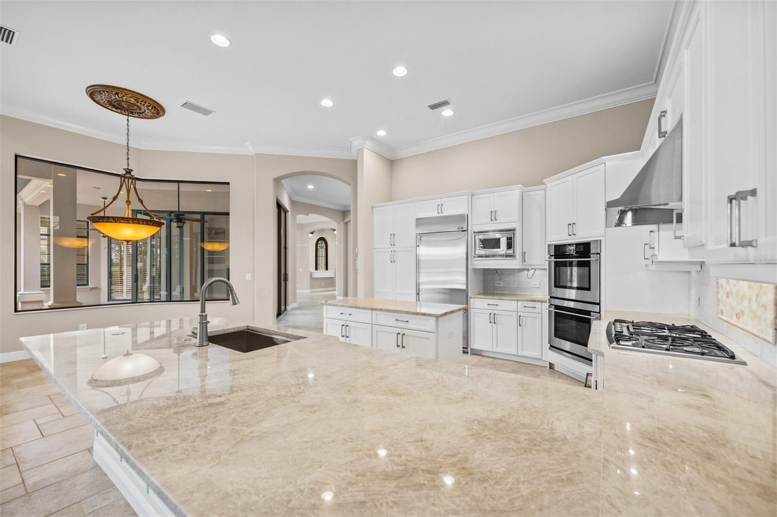 FOUNDERS CLUB - Residential