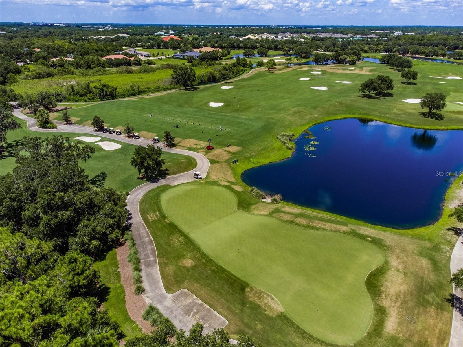 FOUNDERS CLUB - Residential