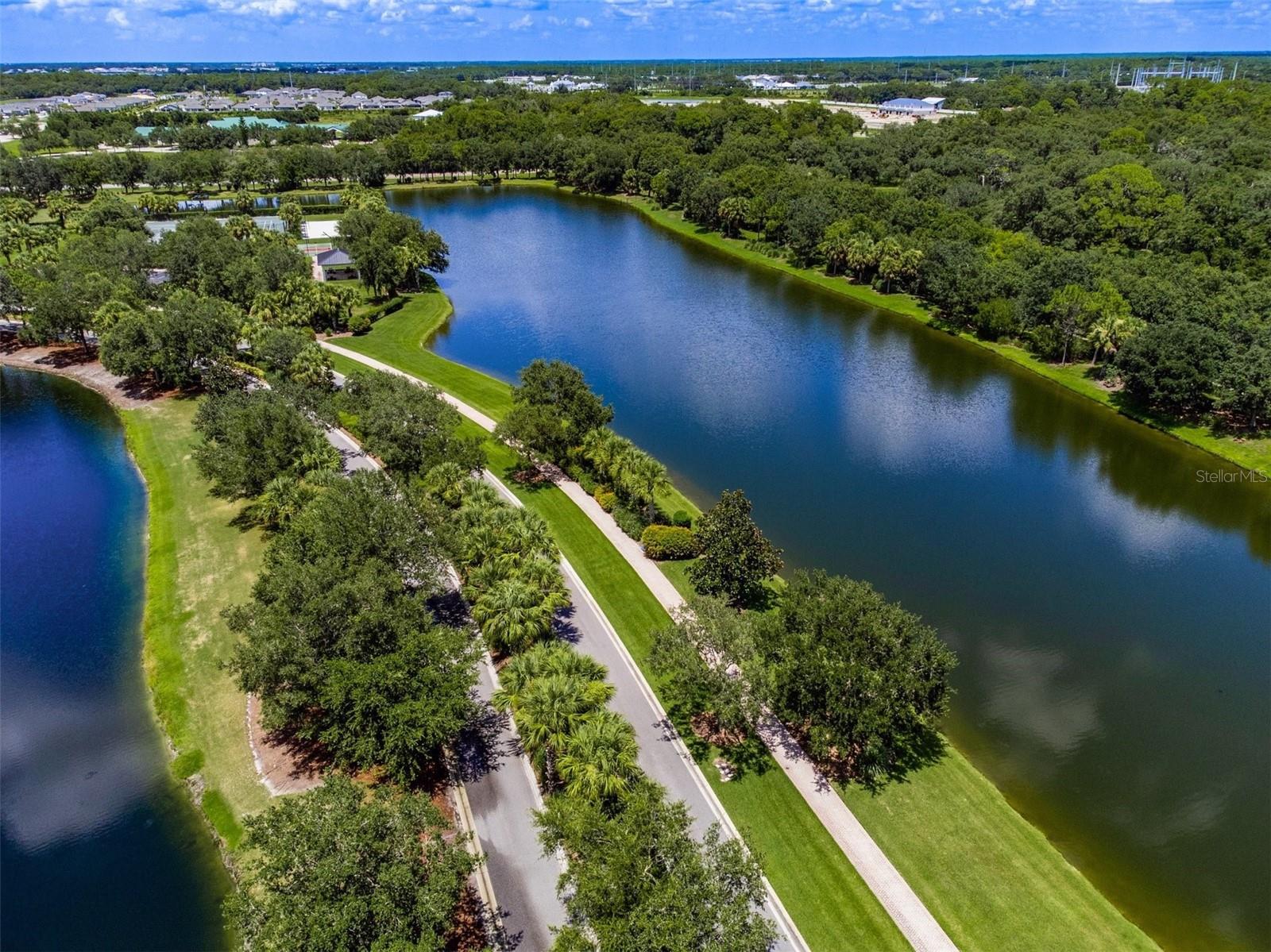 FOUNDERS CLUB - Residential