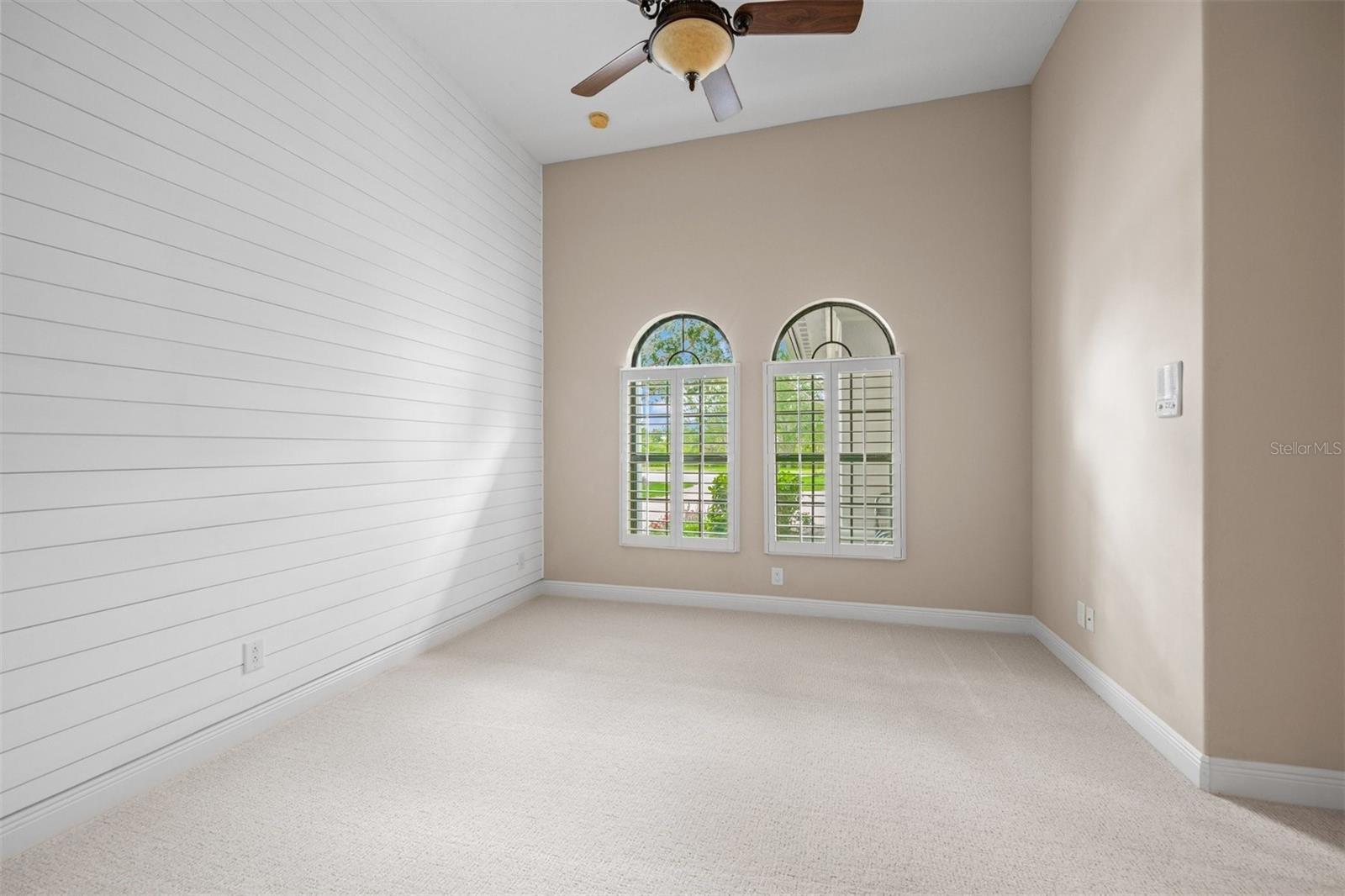 FOUNDERS CLUB - Residential