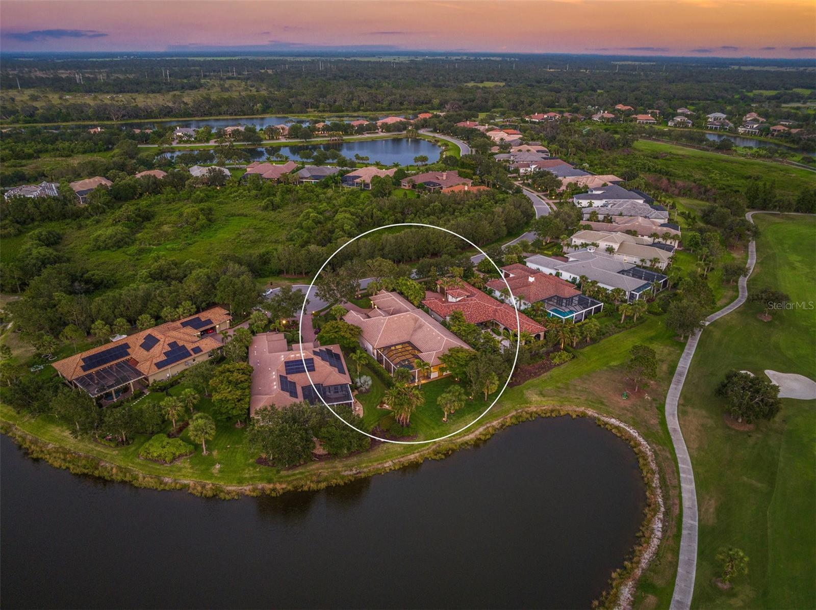 FOUNDERS CLUB - Residential