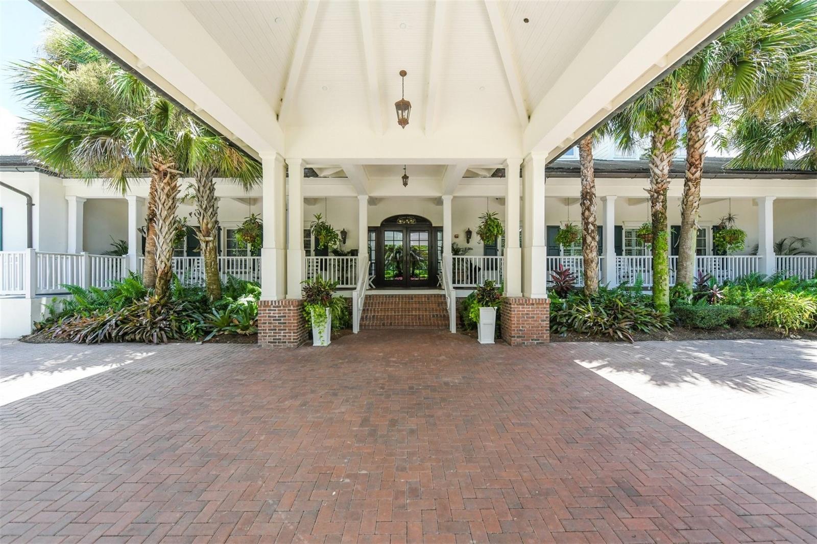 FOUNDERS CLUB - Residential