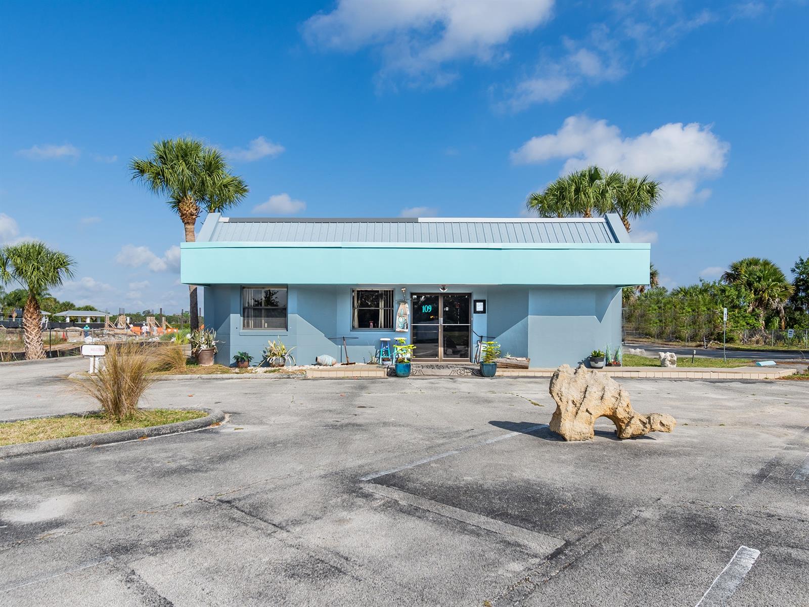 North Cswy - Commercial Sale