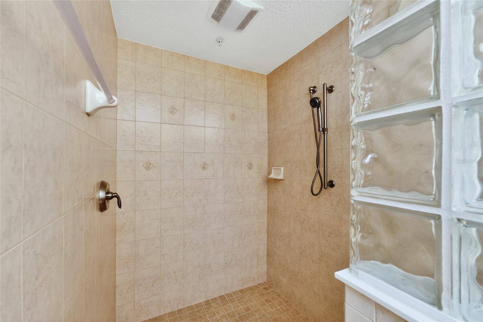 THE WATERFRONT ON VENICE ISLND - Residential