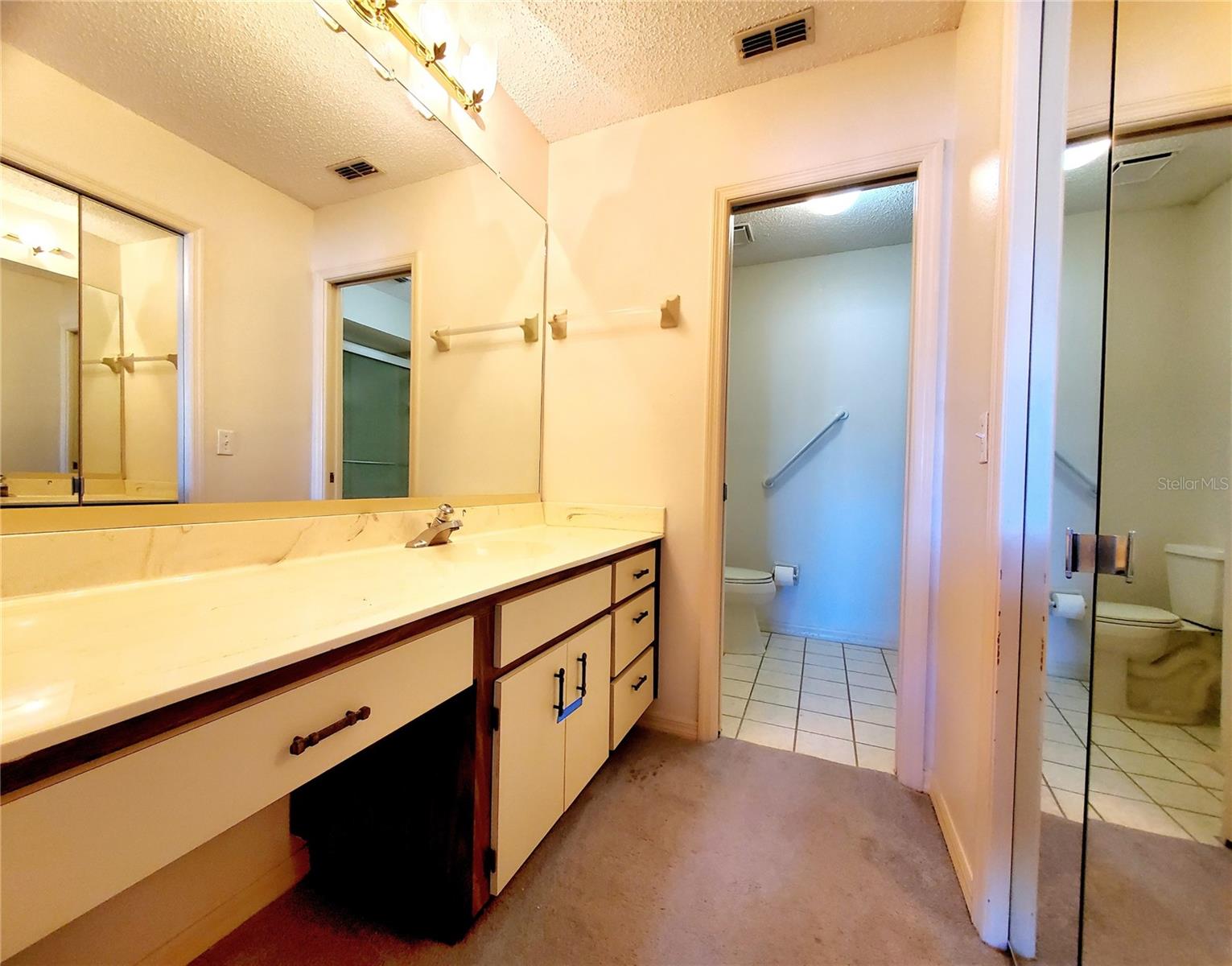 VILLAS OF LAKE ARBOR - Residential