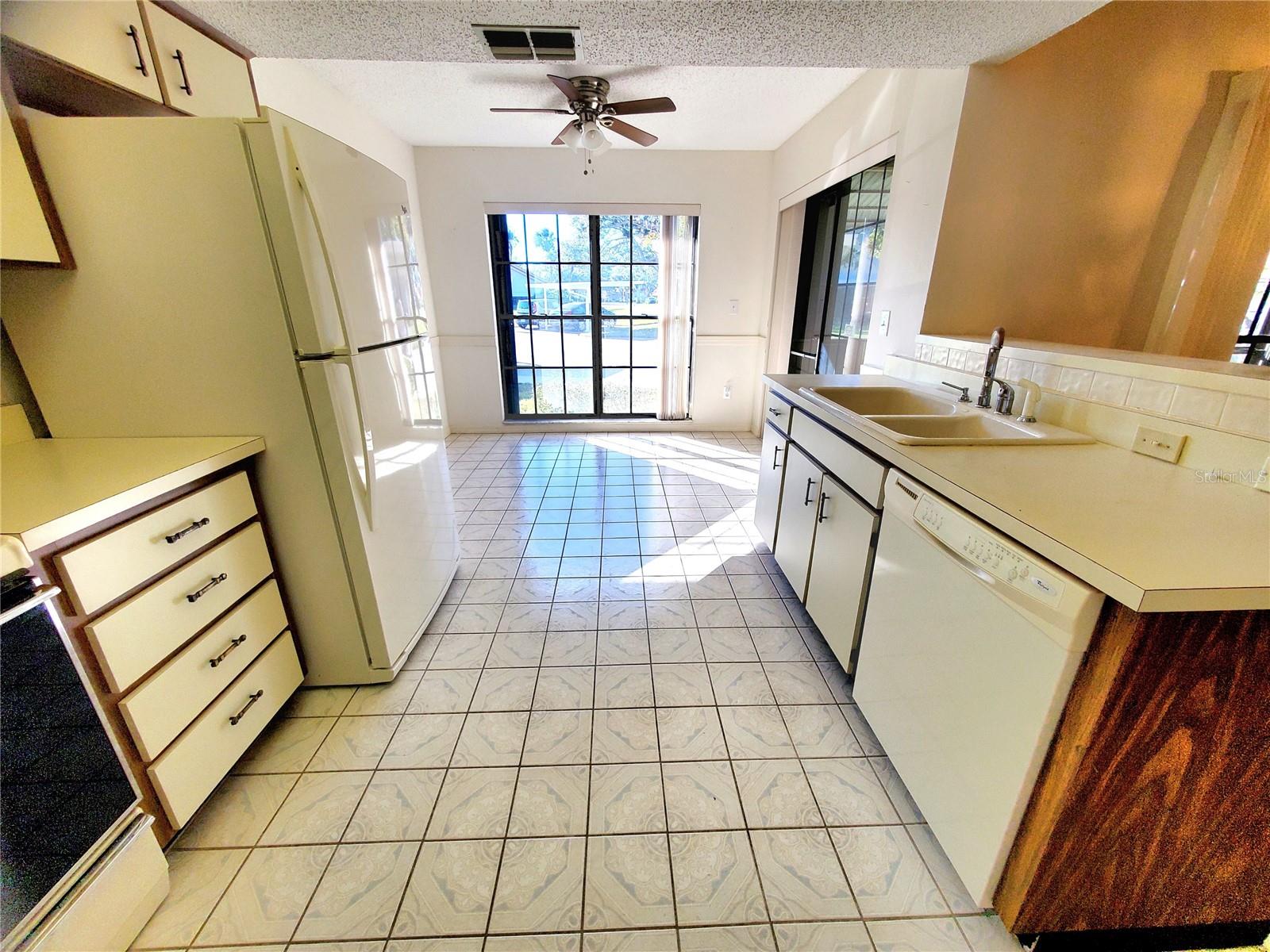 VILLAS OF LAKE ARBOR - Residential