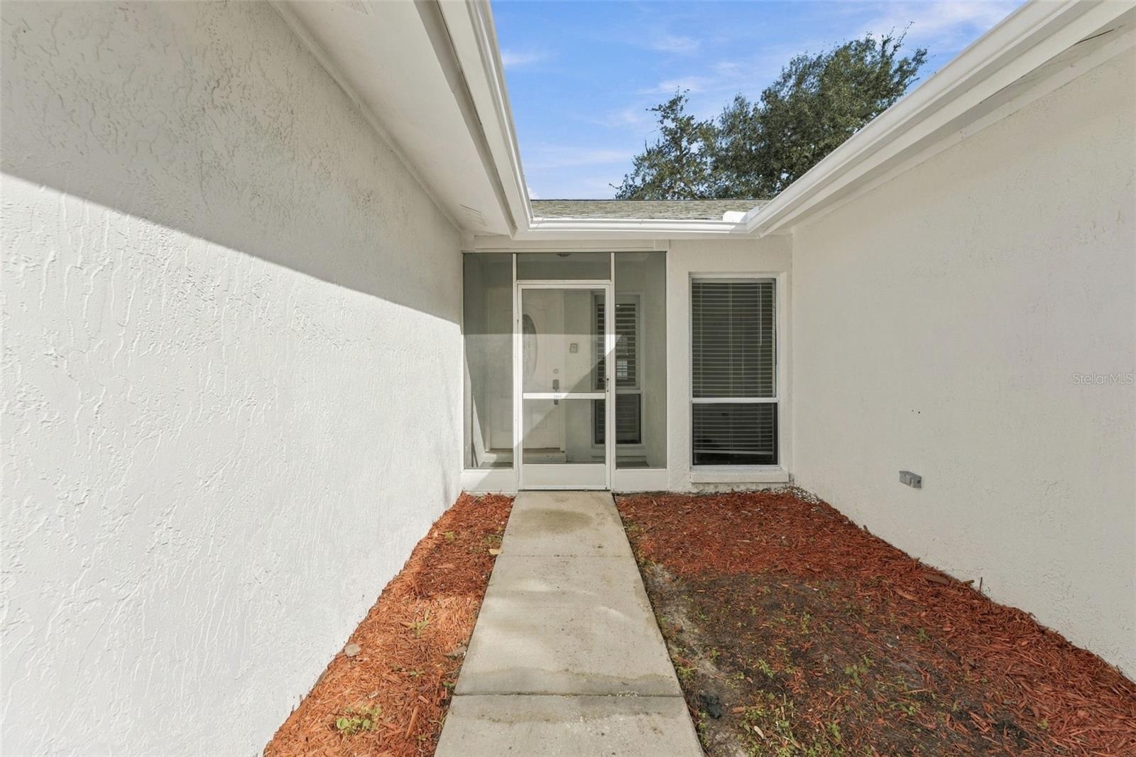15805 COUNTRY LAKE DRIVE