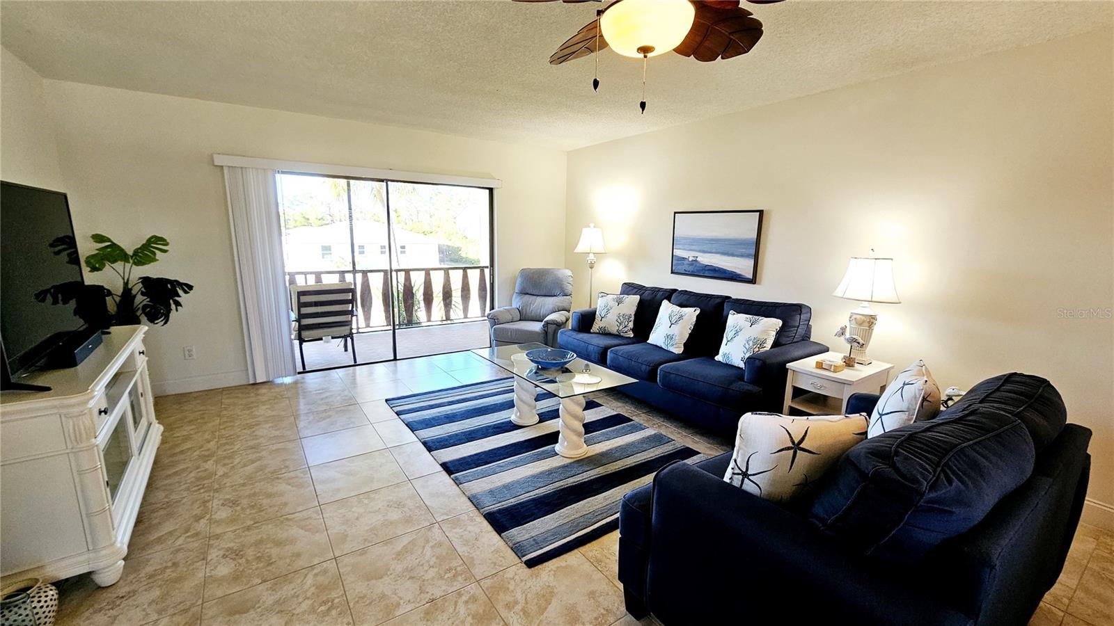 RIVERHOUSE - Residential Lease