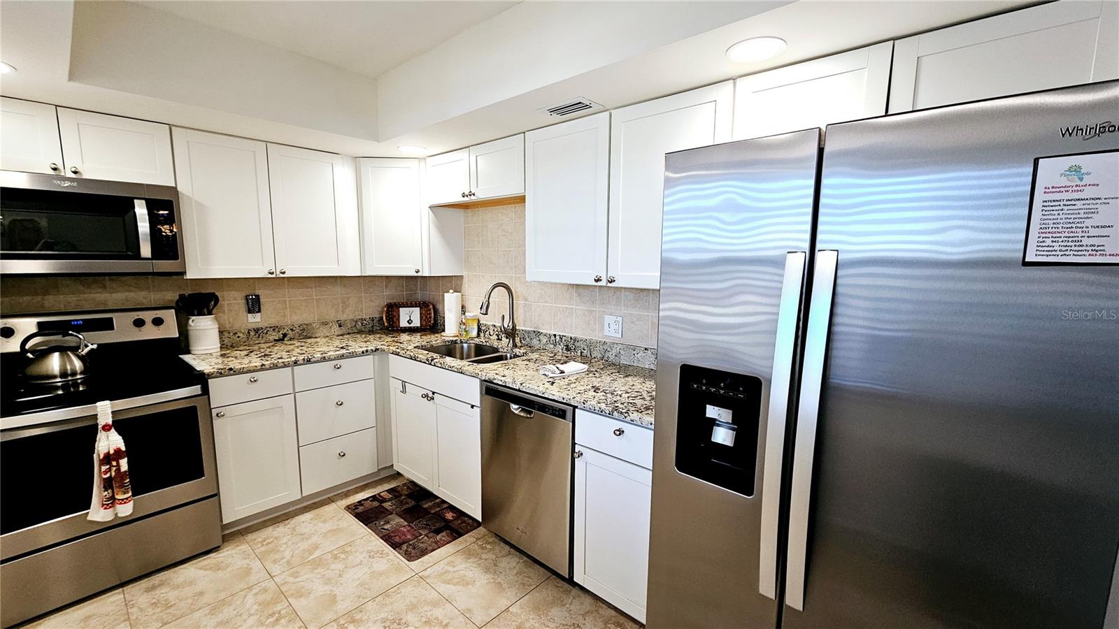 RIVERHOUSE - Residential Lease