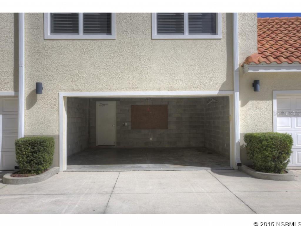 Flores Del Rio Condo - Residential Lease