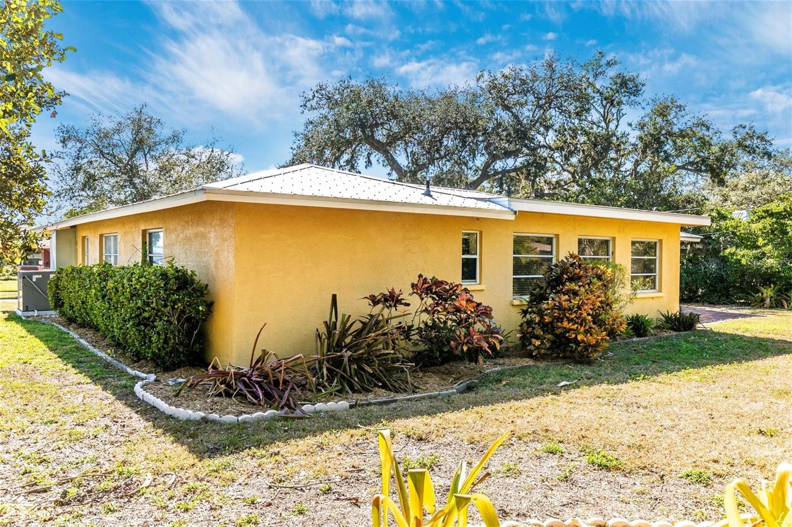 GULF GATE - Residential Lease