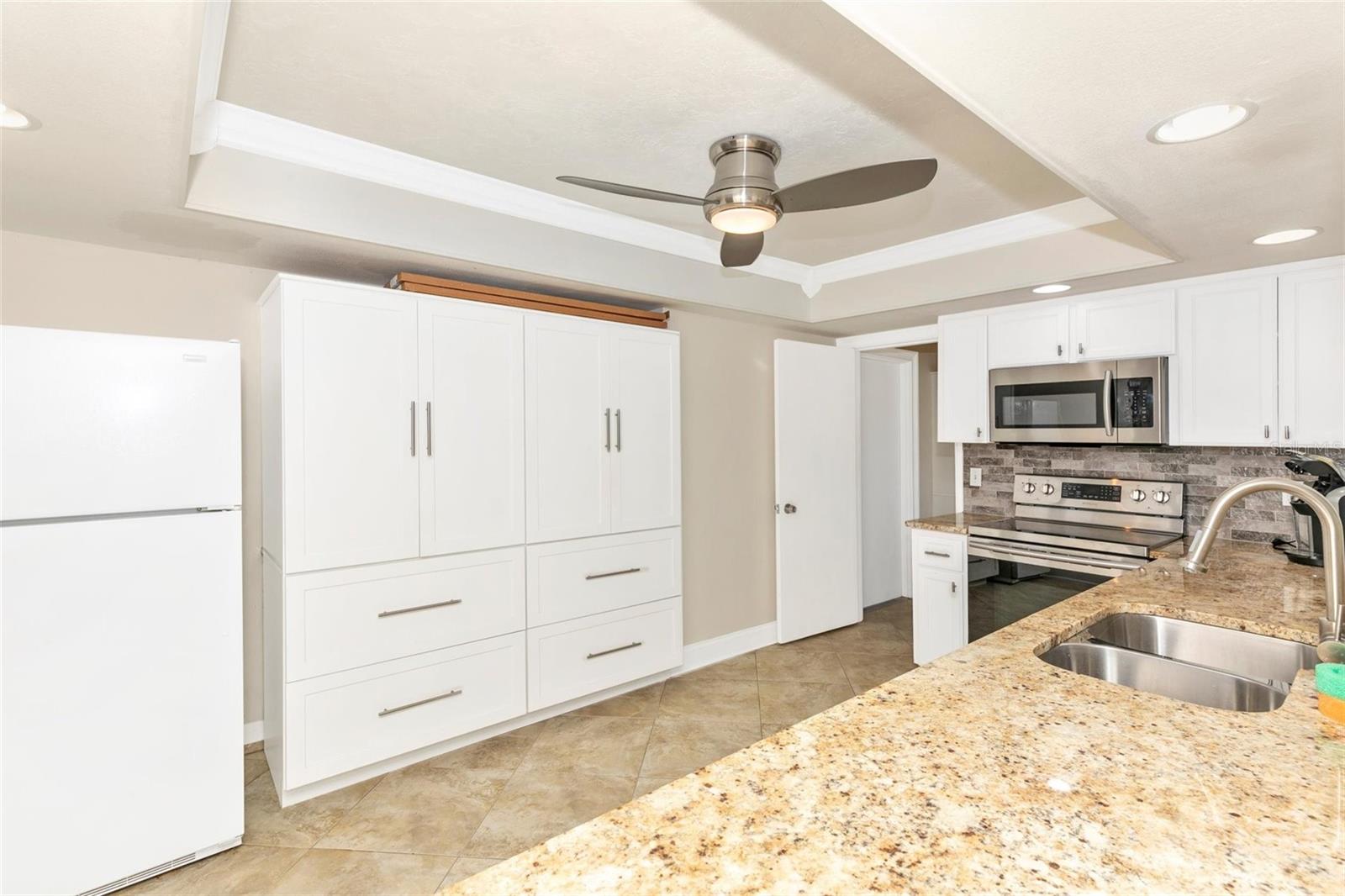 GULF GATE - Residential Lease