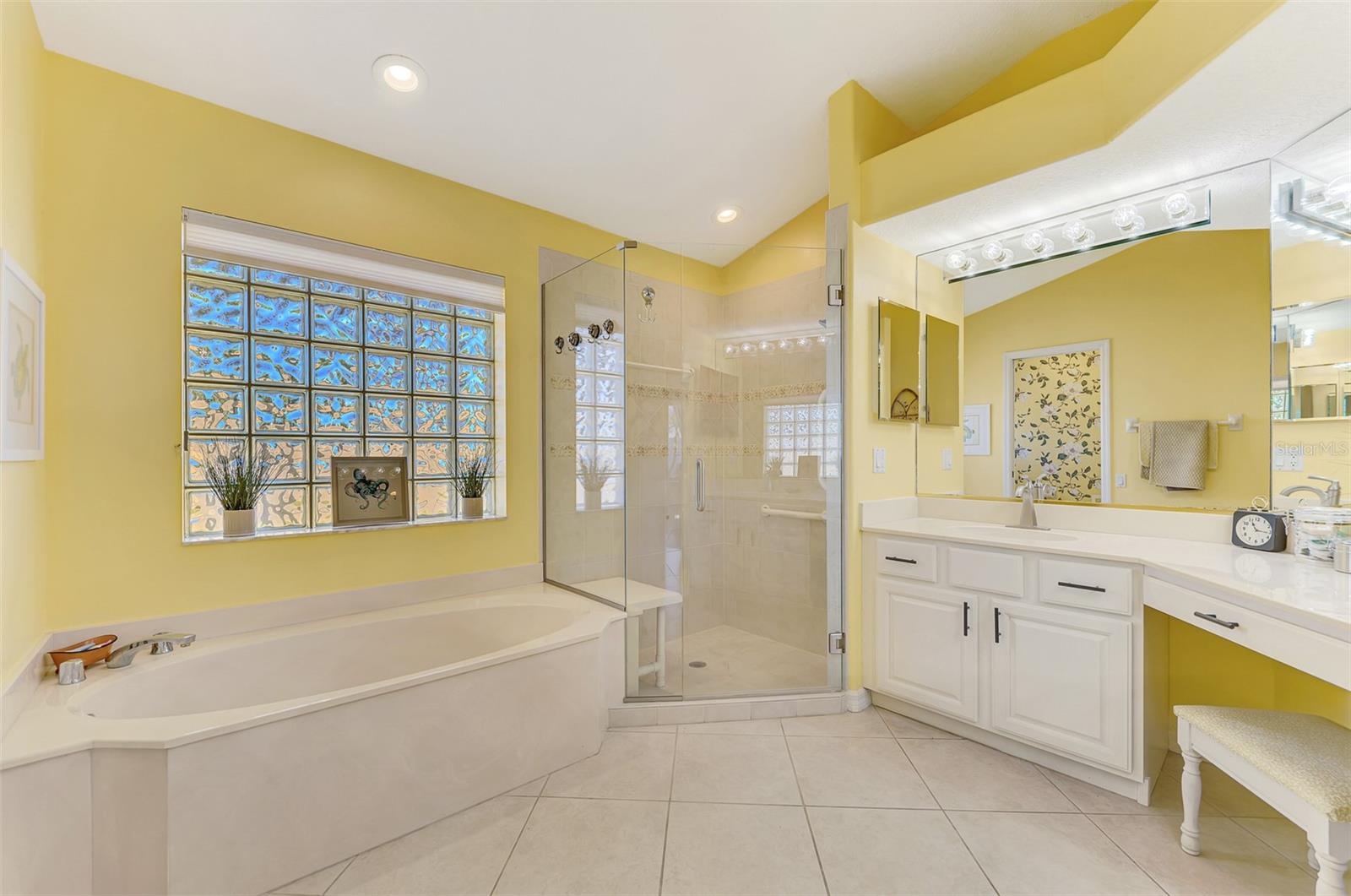 BERMUDA CLUB EAST AT PLANTATION - Residential