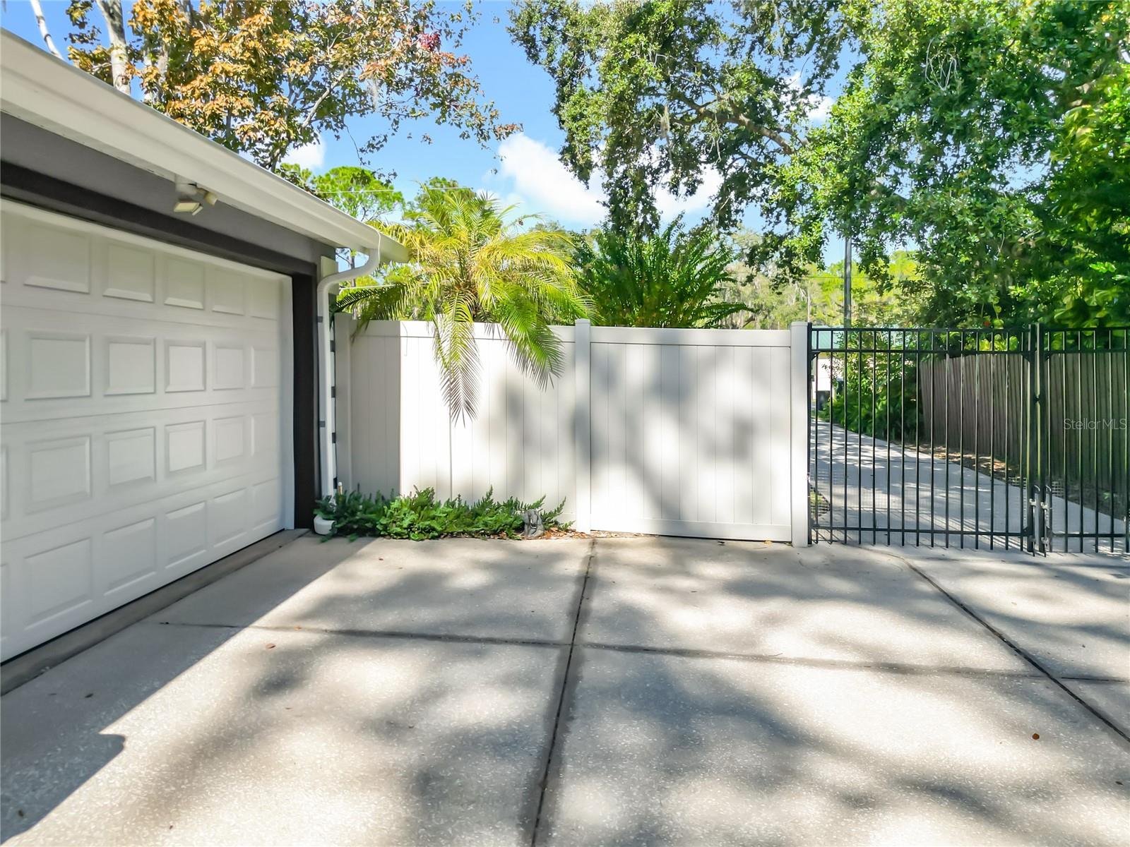 PINE MEADOWS COUNTRY CLUB - Residential