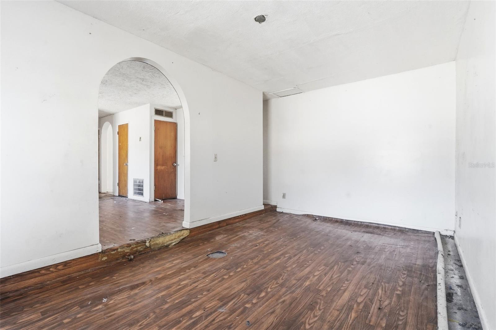 CANDLELIGHT OAKS - Residential