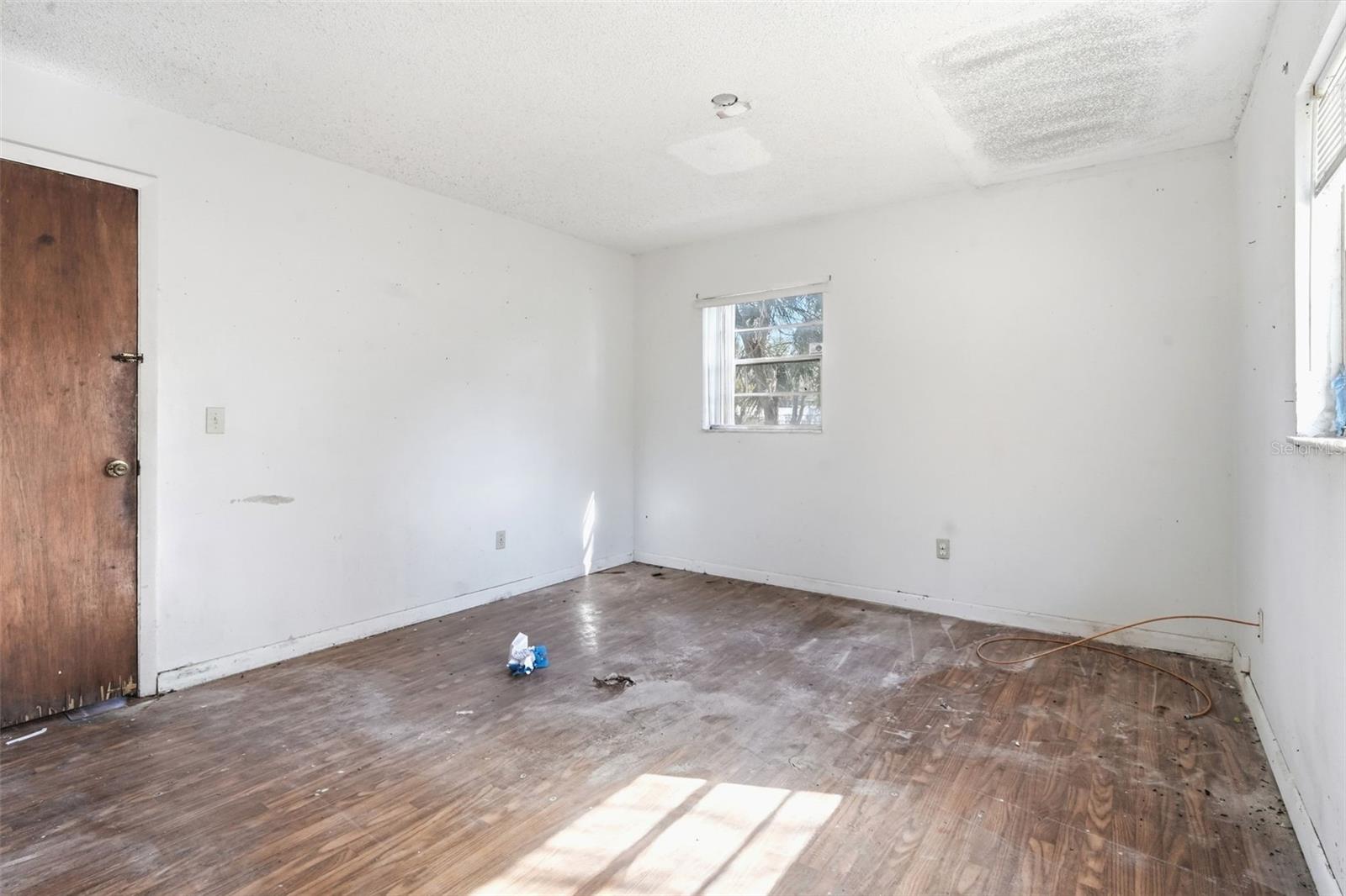 CANDLELIGHT OAKS - Residential