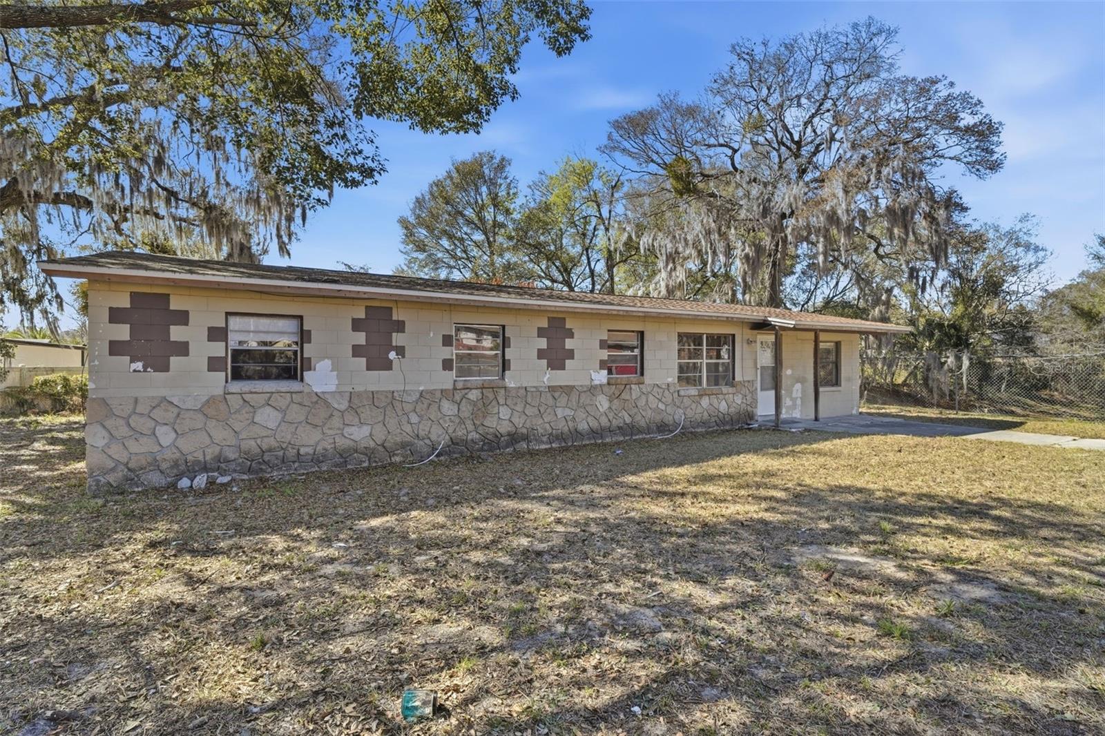 CANDLELIGHT OAKS - Residential