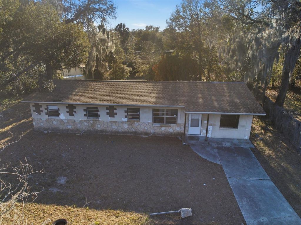 Photo of 808 Oakmont Court, Deland, FL 32720 (MLS # V4947539)