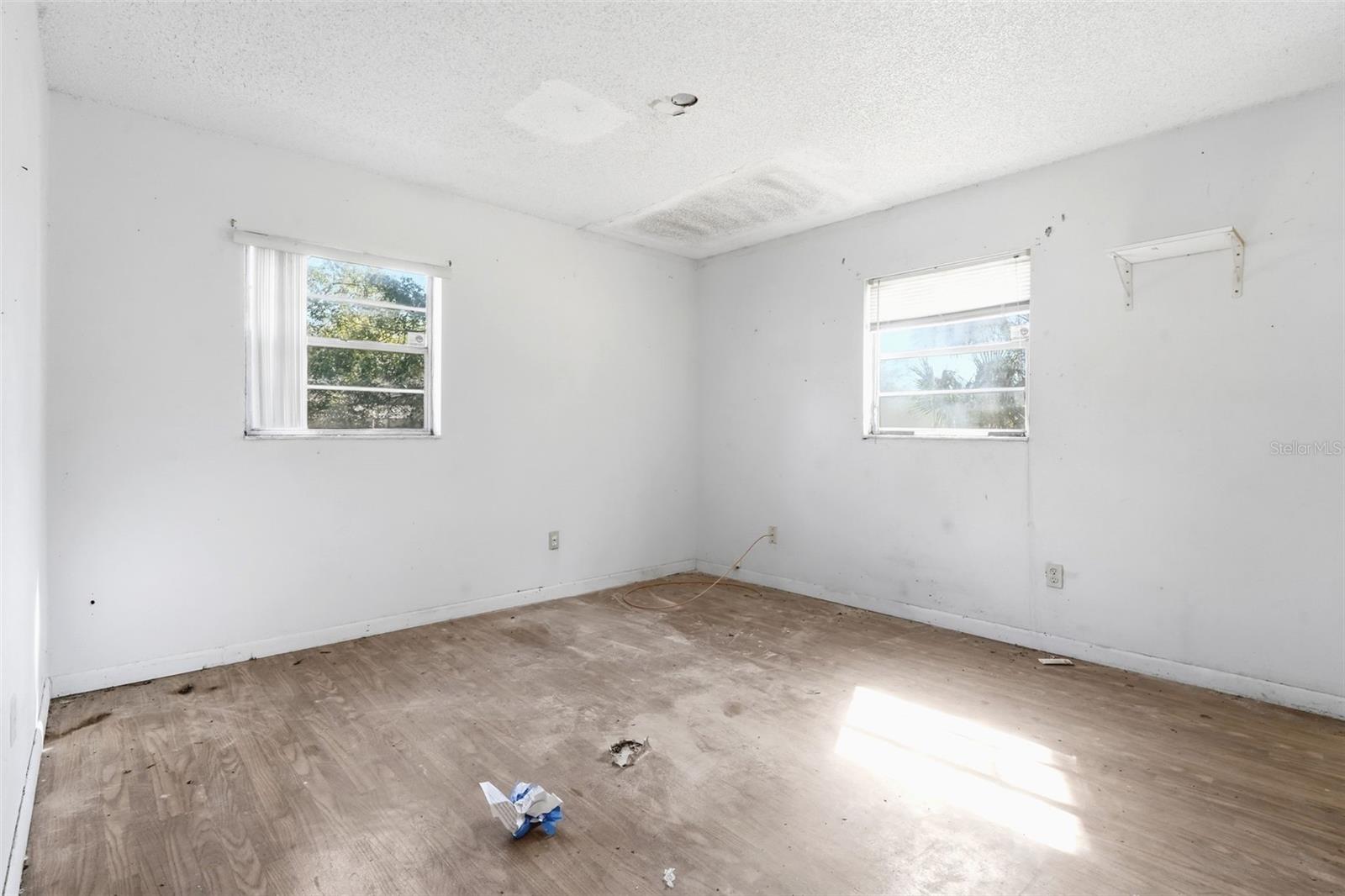 CANDLELIGHT OAKS - Residential