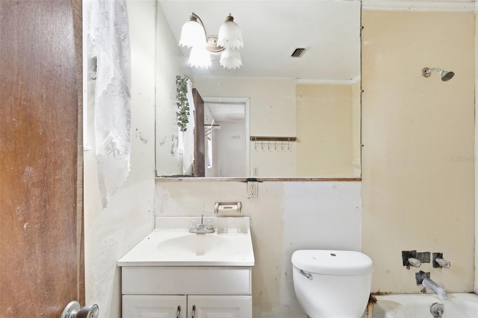 CANDLELIGHT OAKS - Residential