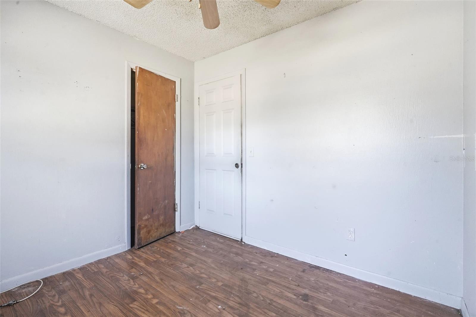 CANDLELIGHT OAKS - Residential