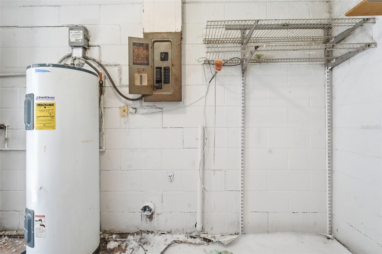 CANDLELIGHT OAKS - Residential